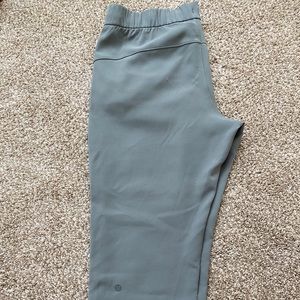 Lululemon crop pants
